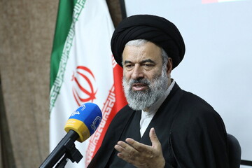 هویت طلبگی، زیربنای اثرگذاری روحانیت در جامعه است / ضرورت بازخوانی هویت طلبگی در عصر بحران هویت