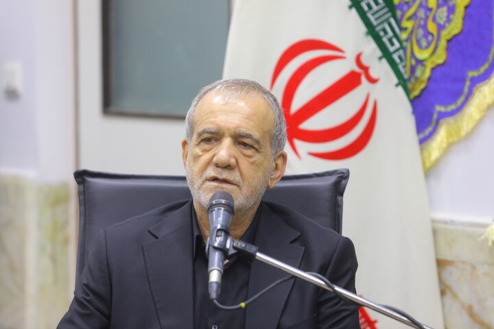 تصاویر / دیدار رئیس جمهور با تولیت حرم کریمه اهل بیت (ع)