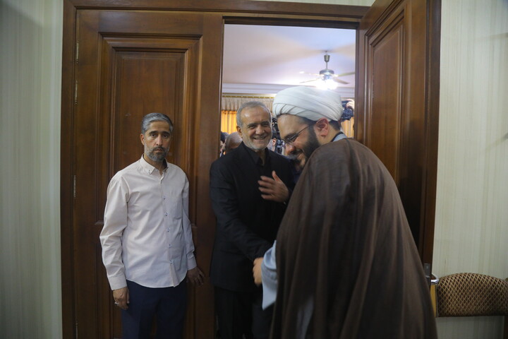 تصاویر / دیدار رئیس جمهور پزشکیان با آیت الله العظمی مکارم شیرازی