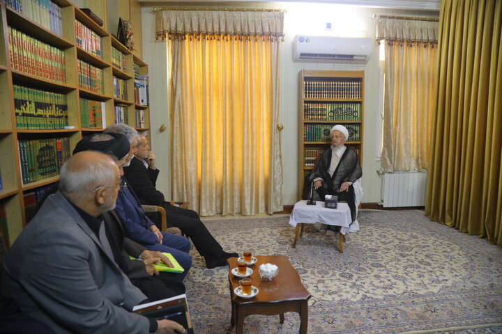 تصاویر / دیدار رئیس جمهور پزشکیان با آیت الله العظمی مکارم شیرازی