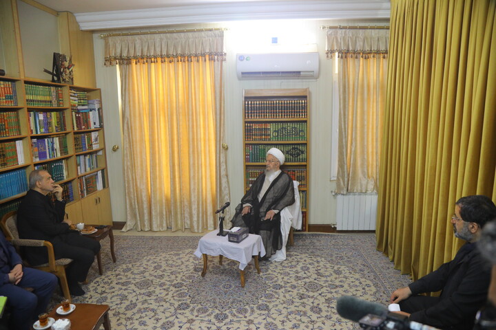 تصاویر / دیدار رئیس جمهور پزشکیان با آیت الله العظمی مکارم شیرازی