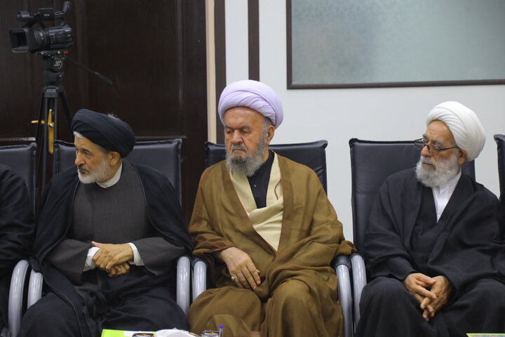 تصاویر / دیدار رئیس جمهور پزشکیان با اعضای جامعه مدرسین حوزه علمیه قم