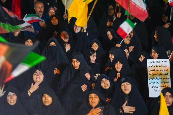 تصاویر/ تجمع باشکوه مردم نیروگاه قم در چله سوم شهادت قائد امت و شهدای جنگ رمضان