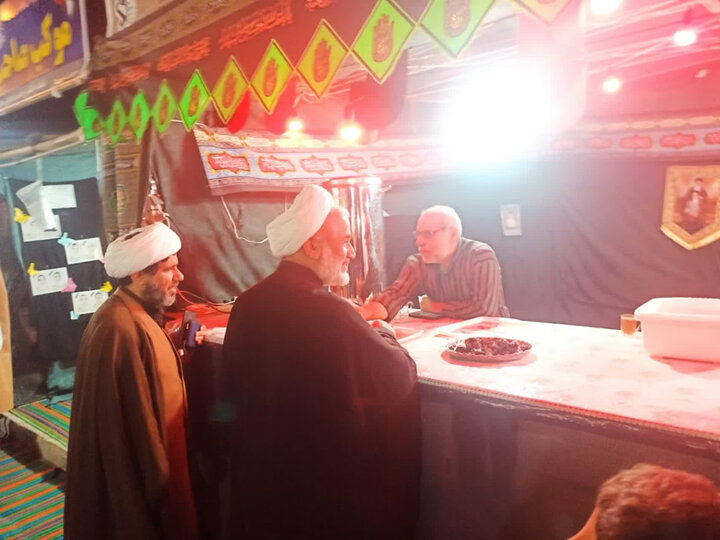 تصاویر/ بازدید امام جمعه برازجان از موکب های فعال در اجتماع شبانه برازجان
