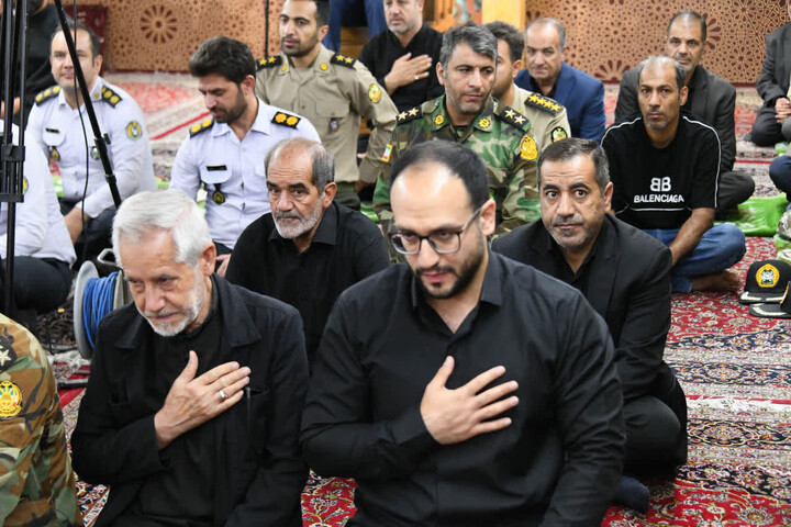 تصاویر |دومین روز اقامه عزای حسینی در دفتر امام جمعه اصفهان