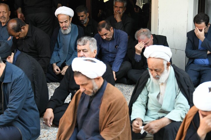 تصاویر |دومین روز اقامه عزای حسینی در دفتر امام جمعه اصفهان