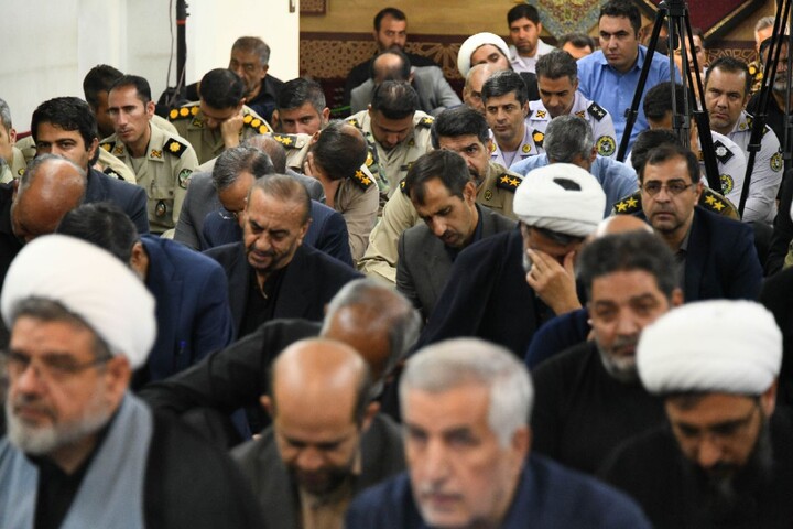 تصاویر |دومین روز اقامه عزای حسینی در دفتر امام جمعه اصفهان