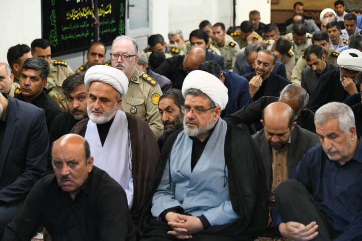 تصاویر |دومین روز اقامه عزای حسینی در دفتر امام جمعه اصفهان