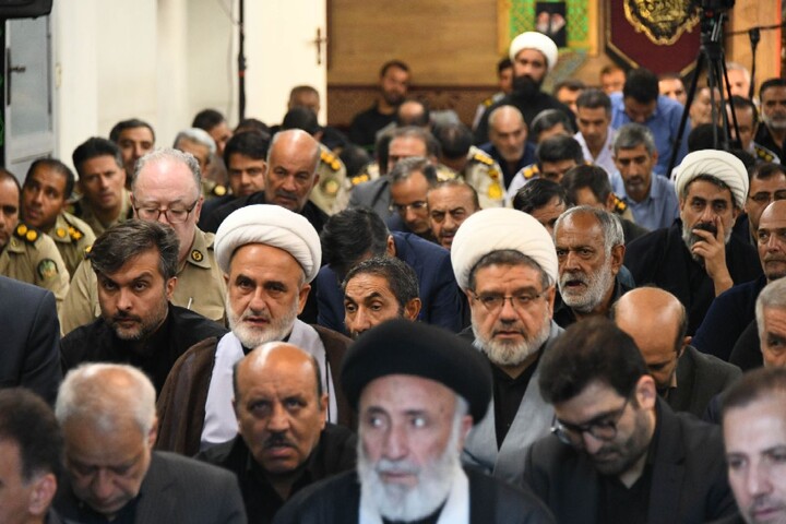 تصاویر |دومین روز اقامه عزای حسینی در دفتر امام جمعه اصفهان