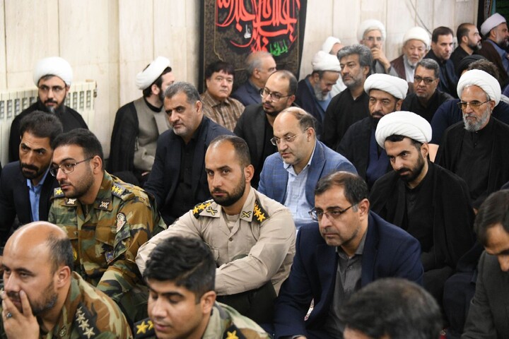 تصاویر |دومین روز اقامه عزای حسینی در دفتر امام جمعه اصفهان