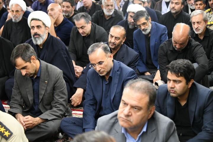 تصاویر |دومین روز اقامه عزای حسینی در دفتر امام جمعه اصفهان