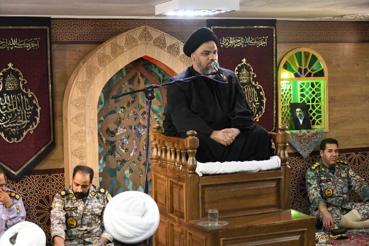 تصاویر |دومین روز اقامه عزای حسینی در دفتر امام جمعه اصفهان