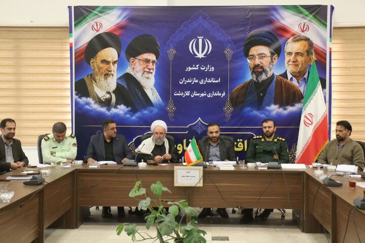 تصاویر/ حضور امام جمعه کلاردشت در جلسات «جلسه شورای اقامه نماز» و «نشست قرارگاه مدیریت محله محور»
