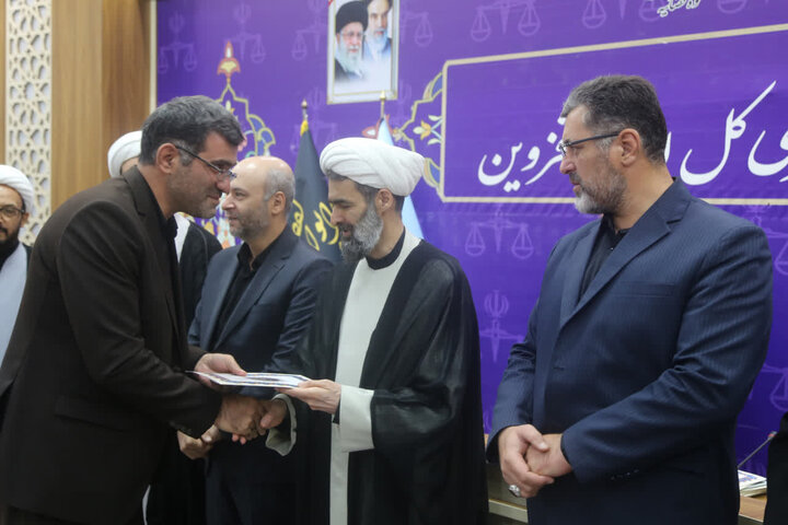 تصاویر / تقدیر  از قضات و  کارکنان نمونه دستگاه قضایی استان قزوین