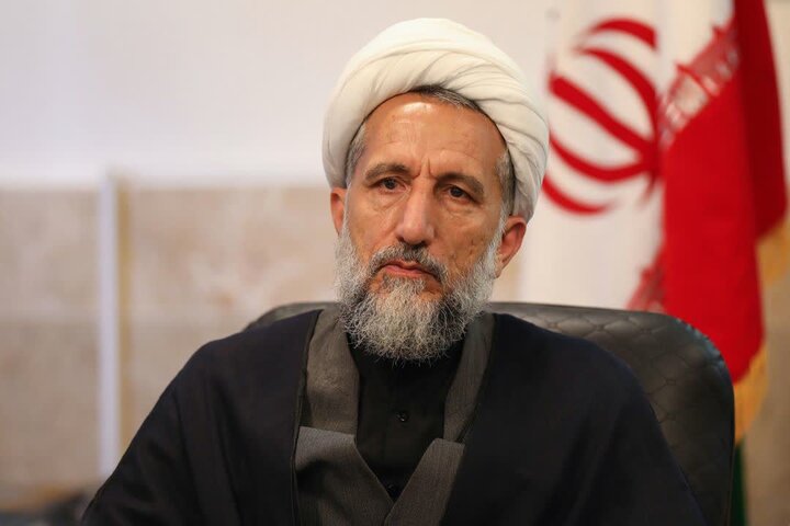 تصاویر /جلسه هیئت امنای حوزه علمیه خواهران استان قزوین با حضور  مدیر حوزه های علمیه خواهران کشور وامام جمعه قزوین