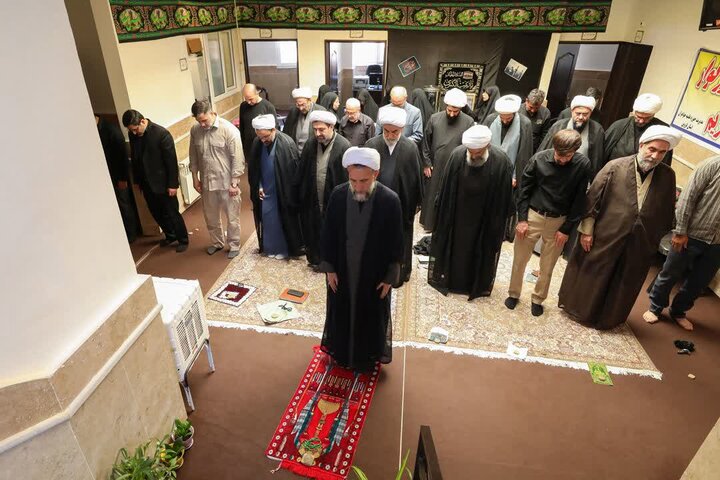 تصاویر /جلسه هیئت امنای حوزه علمیه خواهران استان قزوین با حضور  مدیر حوزه های علمیه خواهران کشور وامام جمعه قزوین