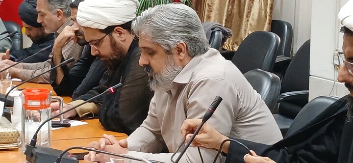 تشییع رهبر شهید، هویت امت اسلامی را بازتعریف میکند