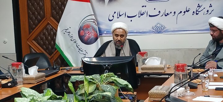 تشییع رهبر شهید، فرصتی برای گفتمانسازی حوزه است