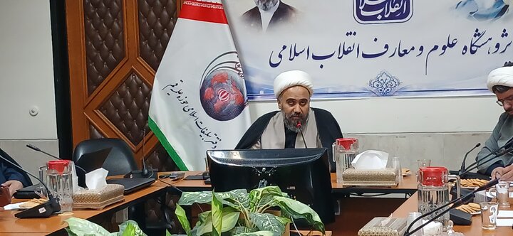 تشییع رهبر شهید، فرصتی برای گفتمان‌سازی حوزه است