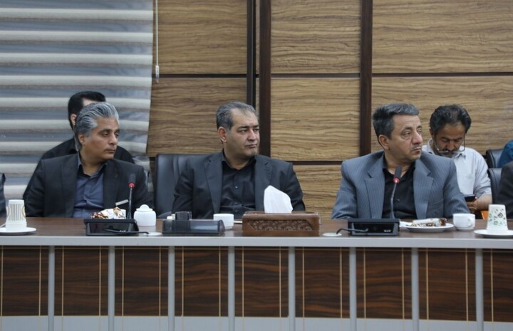 تصاویر/ نشست هماهنگی جهت حضور در تشییع پیکر رهبر شهید در فرمانداری یزد برگزار شد