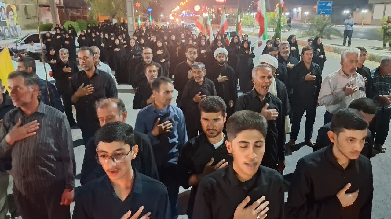 فیلم| راهپیمایی شبانه مردم آبدان در حمایت از نظام و رهبری