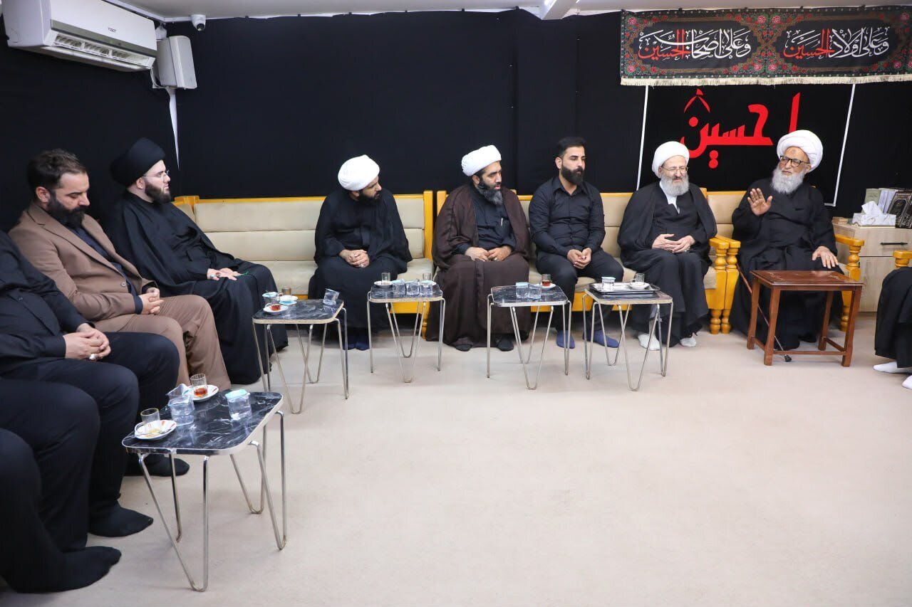 Ayatollah Faqihi Pays Tribute to Late Grand Ayatollah Fayyaz, Meets Grand Ayatollah Bashir Najafi in Iraq