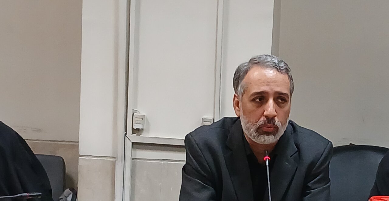 معرفی اندیشه‌های رهبر شهید نباید با برداشت‌های شخصی همراه باشد/ راهکار تربیت نسل انقلابی، متن‌خوانی عمیق آثار رهبر شهید و تولید محتوای منسجم است