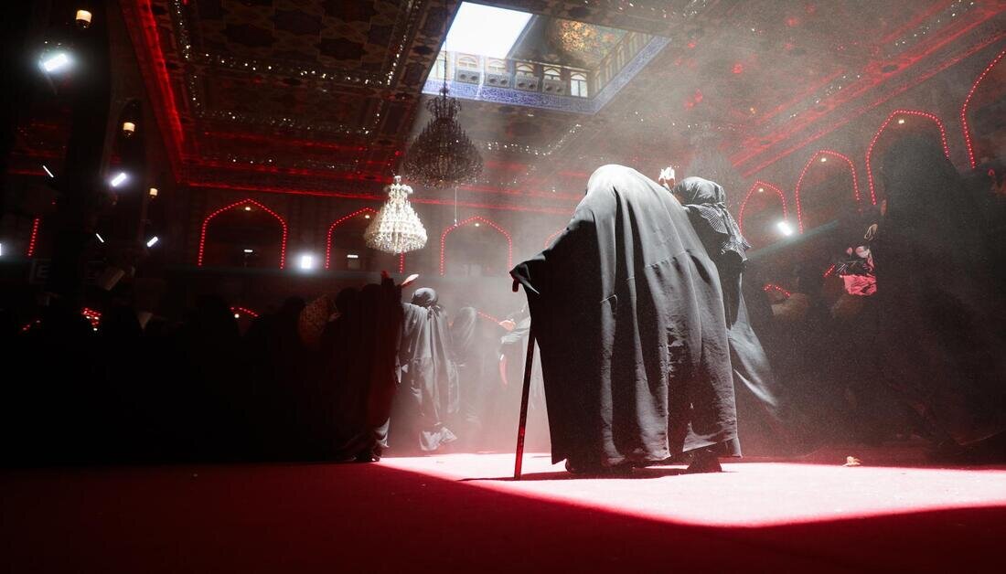 انطلاق موكب عزاء بني أسد ومواكب العشائر العراقية في ذكرى دفن الأجساد الطاهرة للإمام الحسين (عليه السلام) وأصحابه (فيديو وصور)