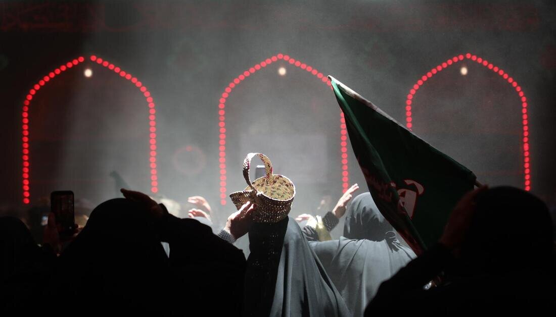 انطلاق موكب عزاء بني أسد ومواكب العشائر العراقية في ذكرى دفن الأجساد الطاهرة للإمام الحسين (عليه السلام) وأصحابه (فيديو وصور)