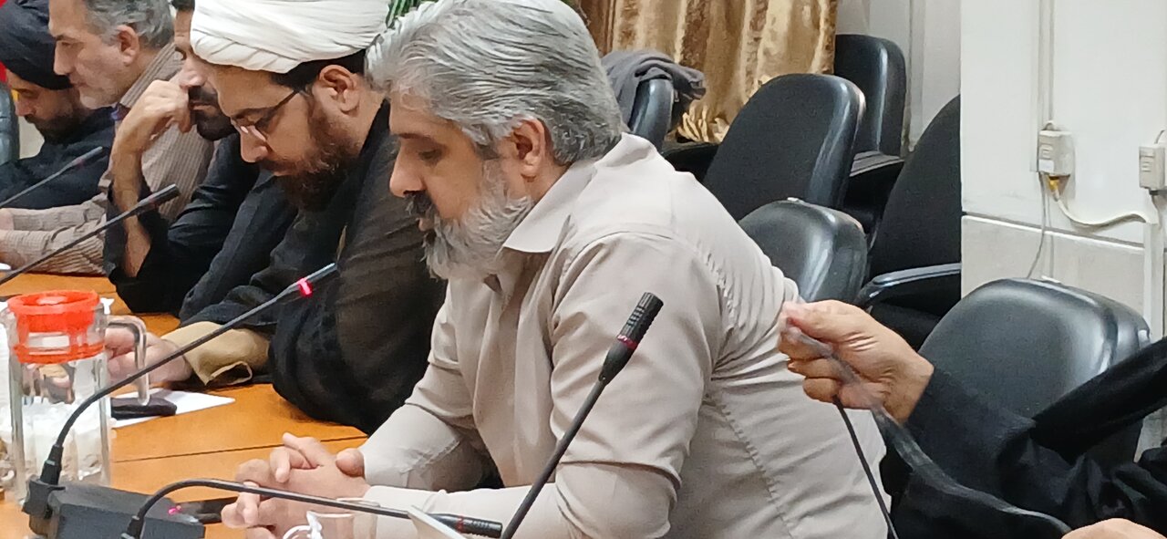 تشییع رهبر شهید، هویت امت اسلامی را بازتعریف می‌کند