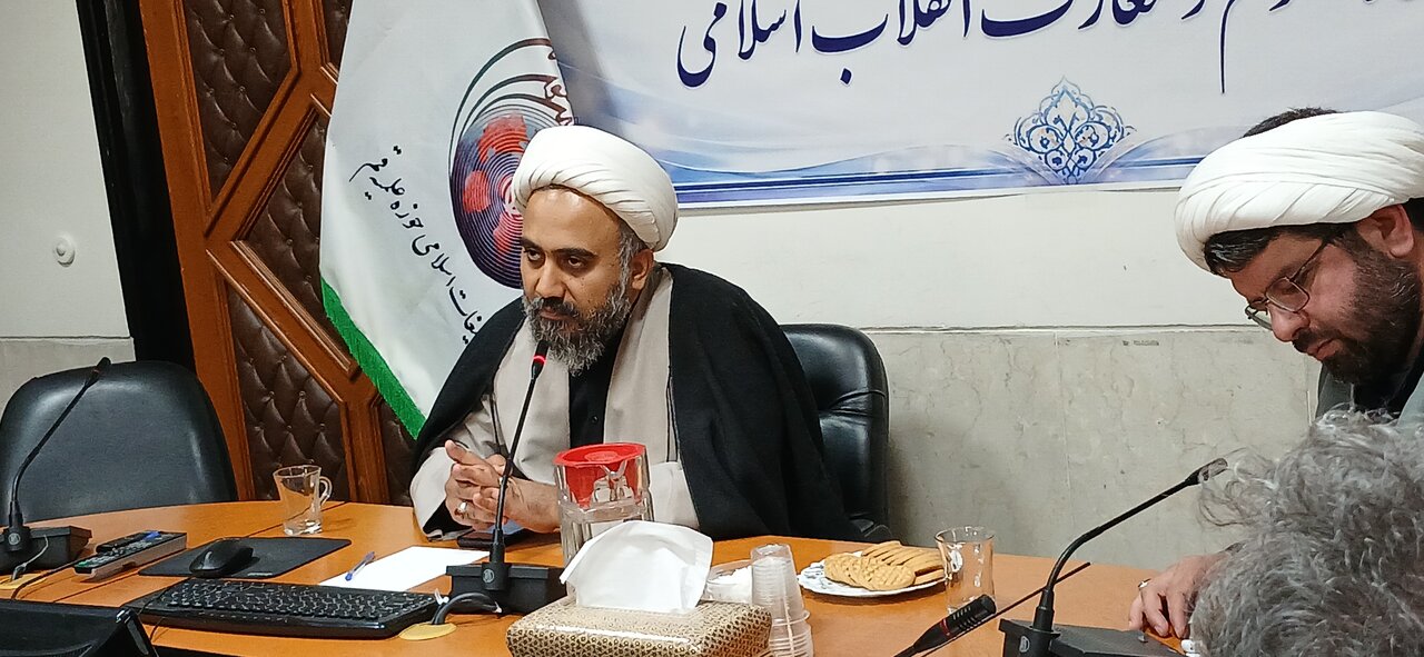 تشییع رهبر شهید، فرصتی برای گفتمان‌سازی حوزه است