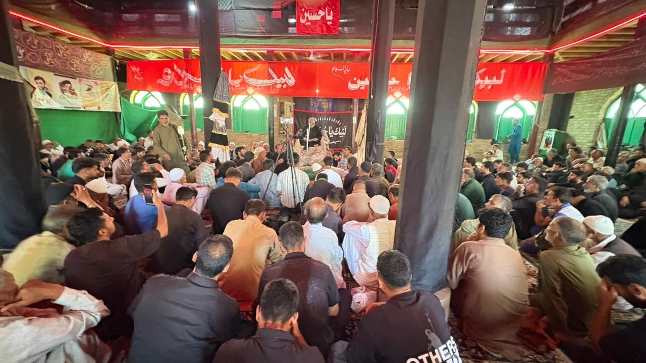 وادی کشمیر میں جلوس ہائے عزاء کا سلسلہ جاری: واقعۂ کربلا ظلم کے خلاف استقامت، حریت اور انسانی اقدار کا ابدی منشور ہے، آغا سید حسن