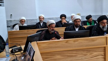 مدارس علمیه قم در مراسم تشییع امام شهید علمدار خدمت به زائران باشند