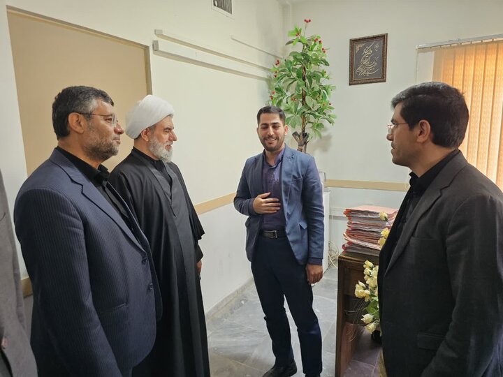 تصاویر / خداقوت امام جمعه بویین زهرا به مجموعه دستگاه قضایی