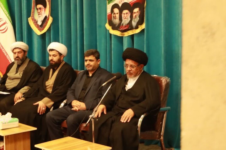 تصاویر / تکریم خانواده‌های شهدای «جنگ رمضان» در بناب با حضور مدیرکل ستاد اجرایی فرمان امام(ره) استان آذربایجان شرقی