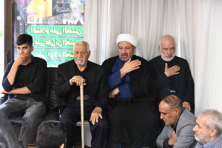 تصاویر|سومین روز اقامه عزای حسینی در دفتر امام جمعه اصفهان