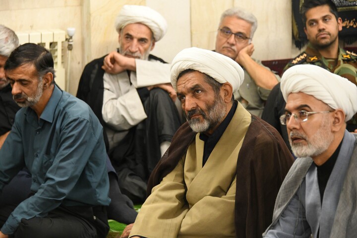 تصاویر|سومین روز اقامه عزای حسینی در دفتر امام جمعه اصفهان