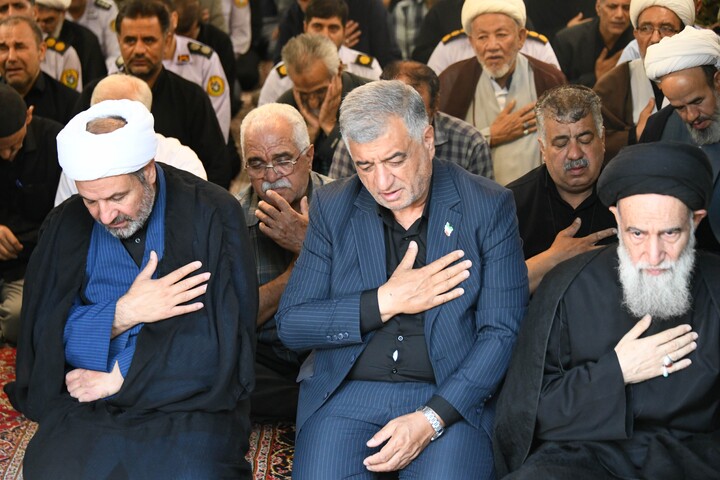 تصاویر|سومین روز اقامه عزای حسینی در دفتر امام جمعه اصفهان