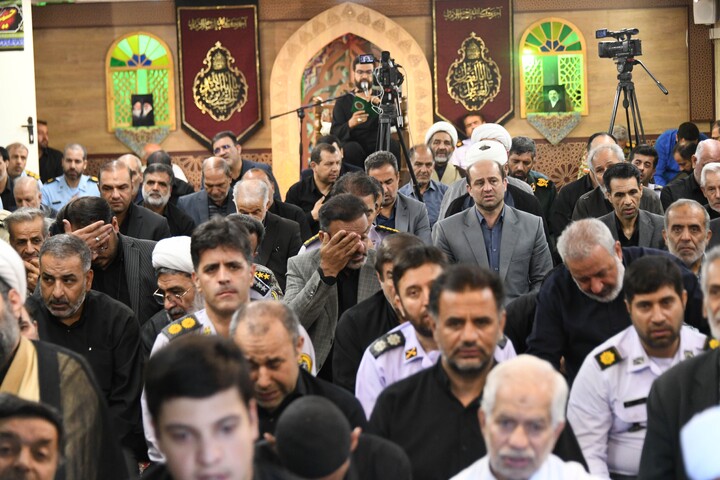 تصاویر|سومین روز اقامه عزای حسینی در دفتر امام جمعه اصفهان