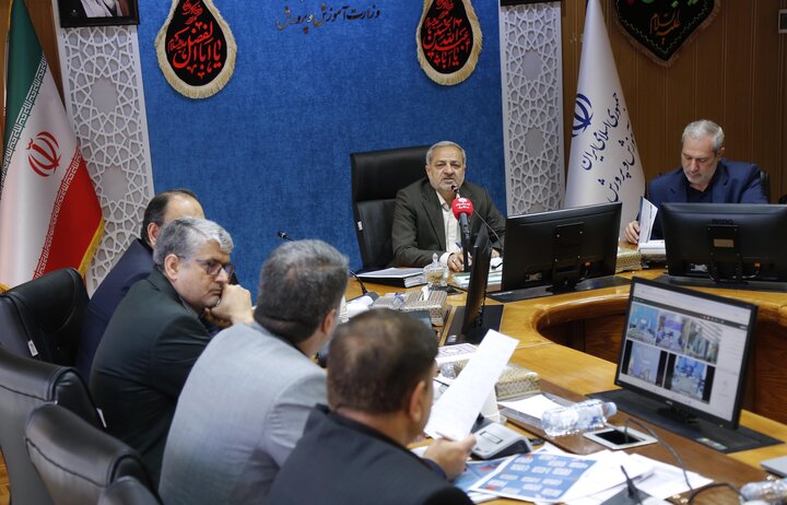 تصاویر/ نشست ستاد هماهنگی مراسم تشییع رهبر شهید