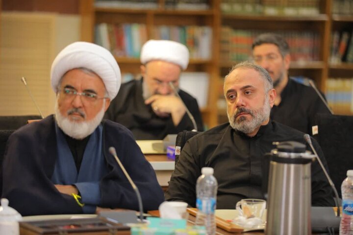 تصاویر/ رونمایی سوگواژه‌های شاعران جبهه مقاومت در فراق رهبر شهید