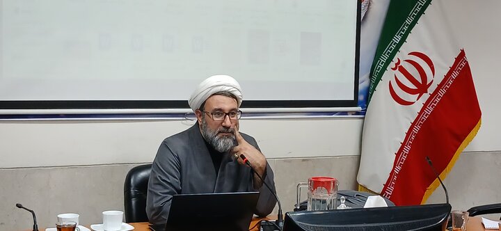حوزه های علمیه در برابر انحرافات فکری پیشگام باشد