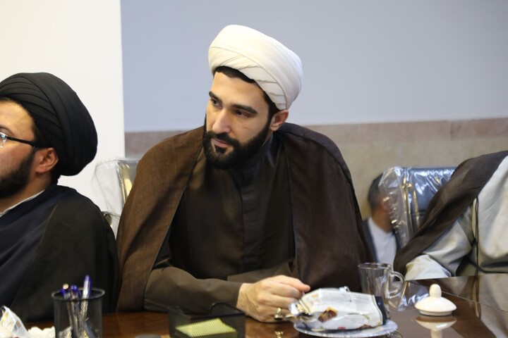 تصاویر/ نشست بصیرتی به مناسبت فرارسیدن هفته قوه قضائیه برگزار شد