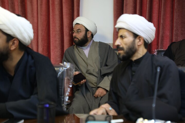 تصاویر/ نشست بصیرتی به مناسبت فرارسیدن هفته قوه قضائیه برگزار شد