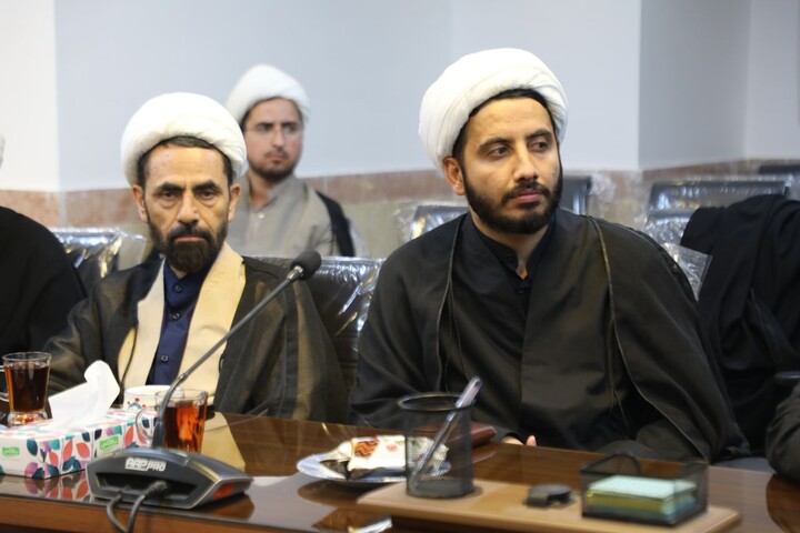 تصاویر/ نشست بصیرتی به مناسبت فرارسیدن هفته قوه قضائیه برگزار شد