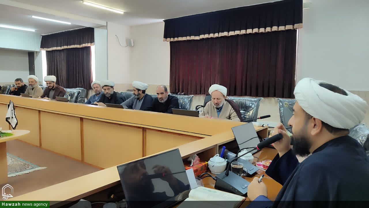 مشاوران مدارس نقش مهمی در احیای هویت طلبگی دارند