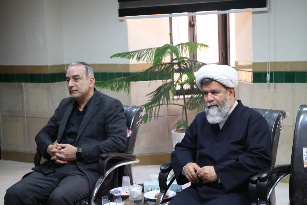 نشست هم‌افزایی حوزه و دانشگاه برای پاسخگویی به مطالبات مردمی با تدوین راهکارها در شیراز برگزار شد