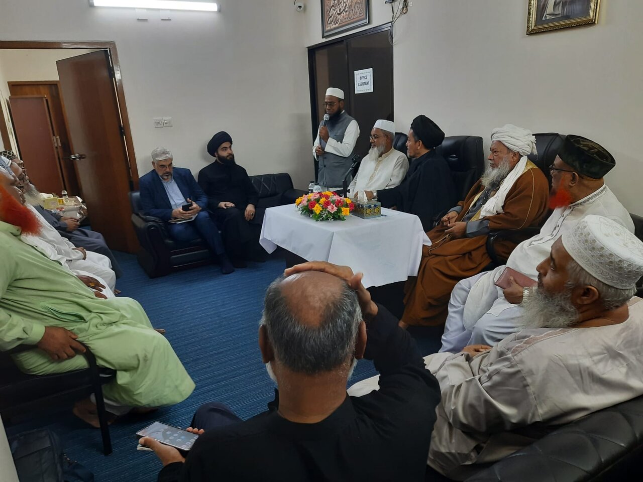 বাংলাদেশে ইরানের সর্বোচ্চ নেতার প্রতিনিধির সঙ্গে ঢাকার বিশিষ্ট সুন্নি আলেম, শিক্ষাবিদ ও ইমামদের মতবিনিময়