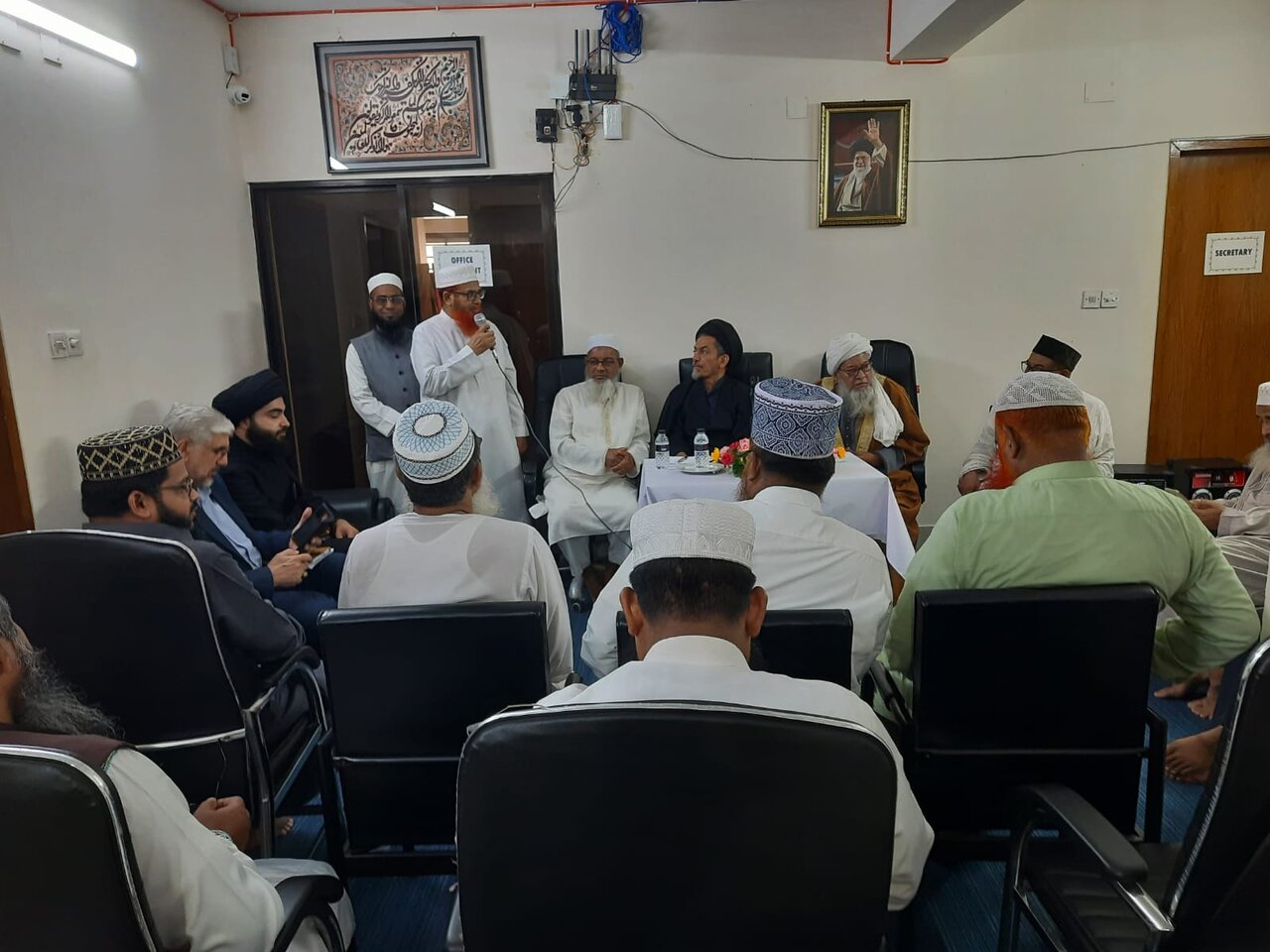 বাংলাদেশে ইরানের সর্বোচ্চ নেতার প্রতিনিধির সঙ্গে ঢাকার বিশিষ্ট সুন্নি আলেম, শিক্ষাবিদ ও ইমামদের মতবিনিময়