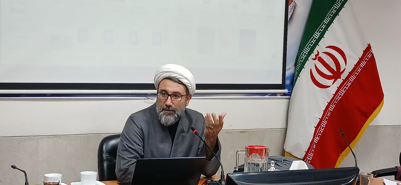 حوزه های علمیه در برابر انحرافات فکری پیشگام باشد